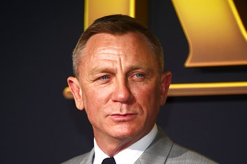 Daniel Craig arrives at the premiere of Lionsgate's "Knives Out"