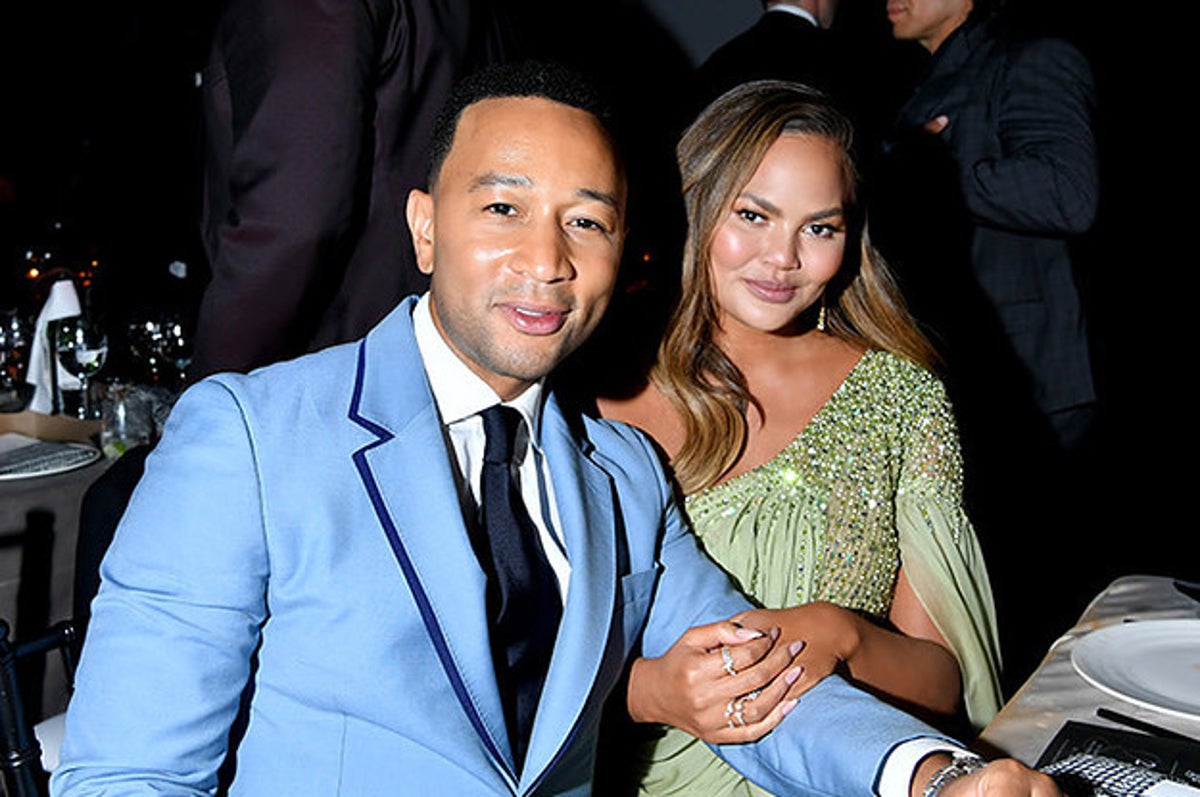 Chrissy Teigen Vents as John Legend Surprise-Invites 'Voice' Team for Dinner:  'I'm Laughing But I'm F*cking Pissed' | Complex