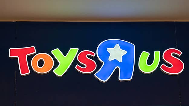 After filing for bankruptcy and closing all U.S. locations last year, Toys 'R' Us is back with the company's first new store in New Jersey. 
