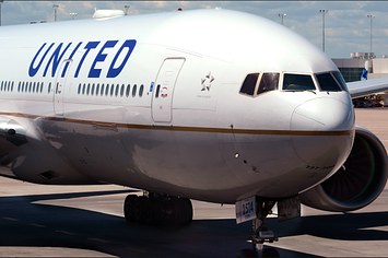 United Airlines passenger plane