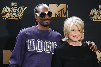 Snoop Dogg and Martha Stewart pose in the press room