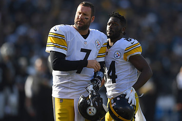 Antonio Brown and Ben Roethlisberger of the Steelers looks on.
