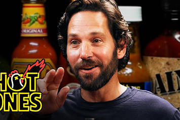 Paul Rudd Does a Historic Dab While Eating Spicy Wings | Hot Ones