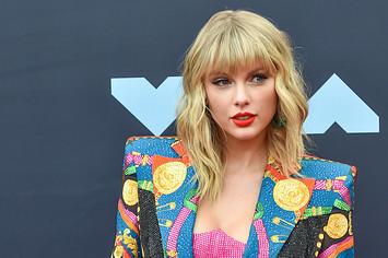 Taylor Swift attends the 2019 MTV Video Music Awards.