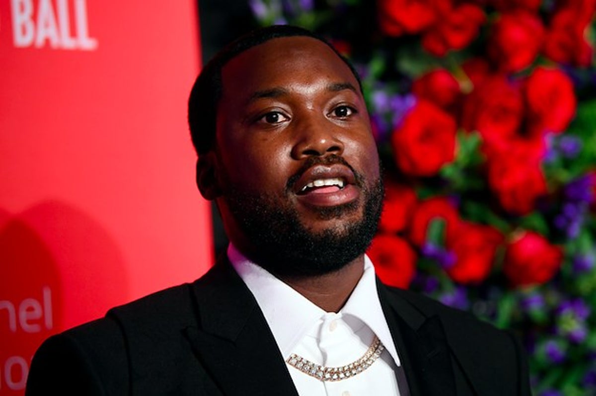 Meek Mill Donates Backpacks to Students in Philadelphia