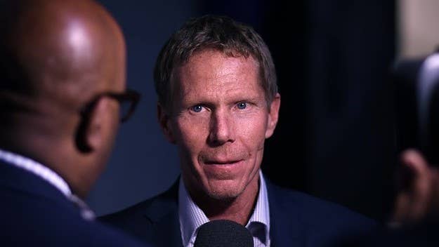 Mark Few showed the whole world he can't walk and chew gum at the same time.