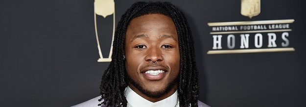 Alvin Kamara wears 49ers jersey, 'Make Africa Home Again' hat