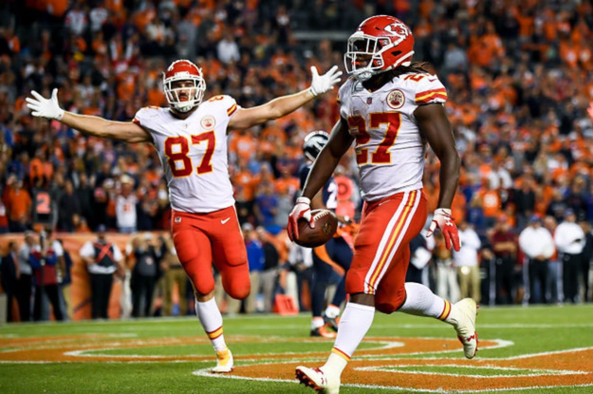 Kansas City Chiefs make stunning move, cut Kareem Hunt hours after