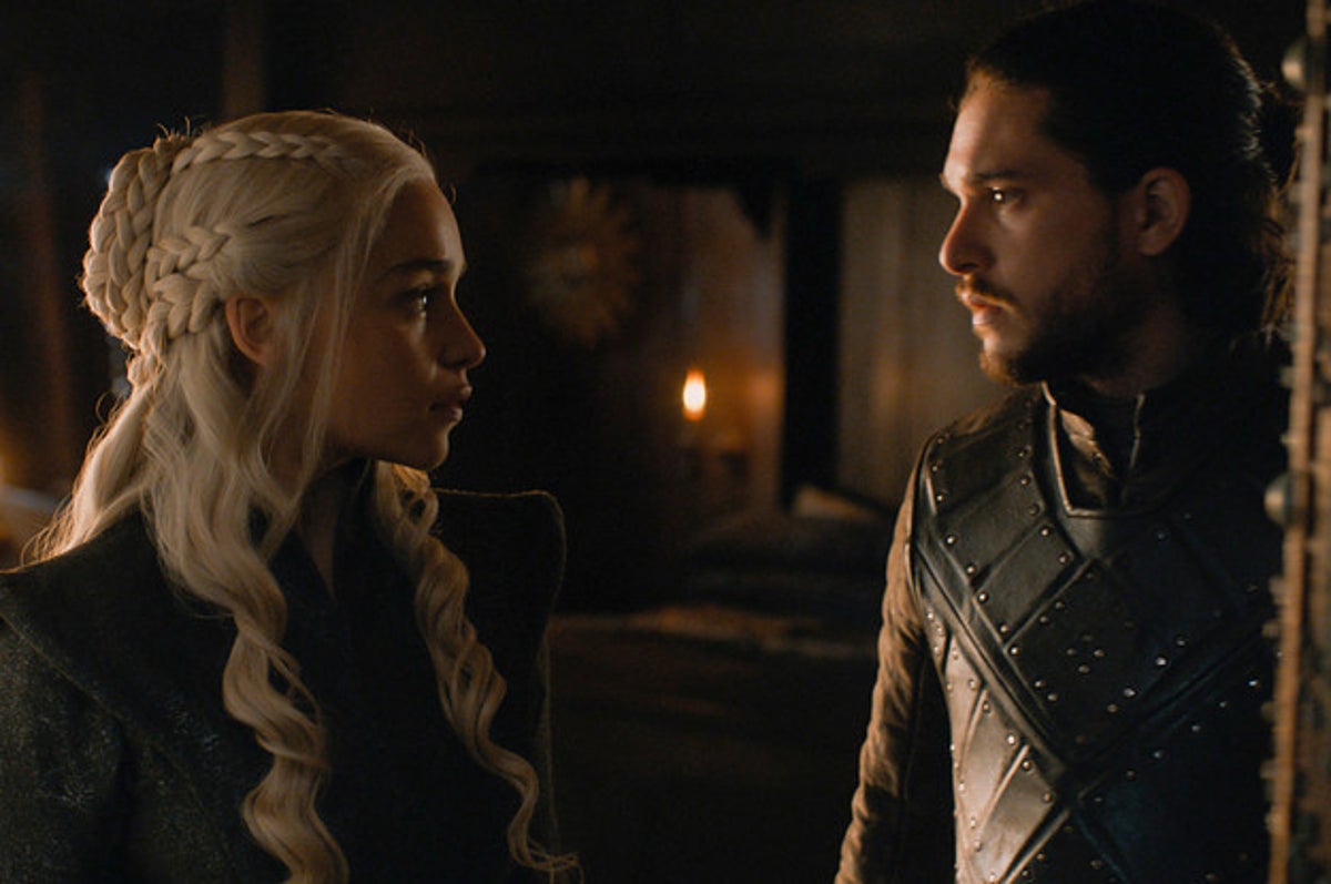 Emilia Clarke Still Stands By Daenerys Targaryen | Complex