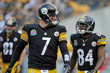 Ben Roethlisberger #7 talks with Antonio Brown #84