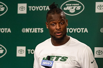 Le'Veon Bell speaks with the media after mandatory minicamp.