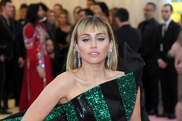 Miley Cyrus arrives for the 2019 Met Gala