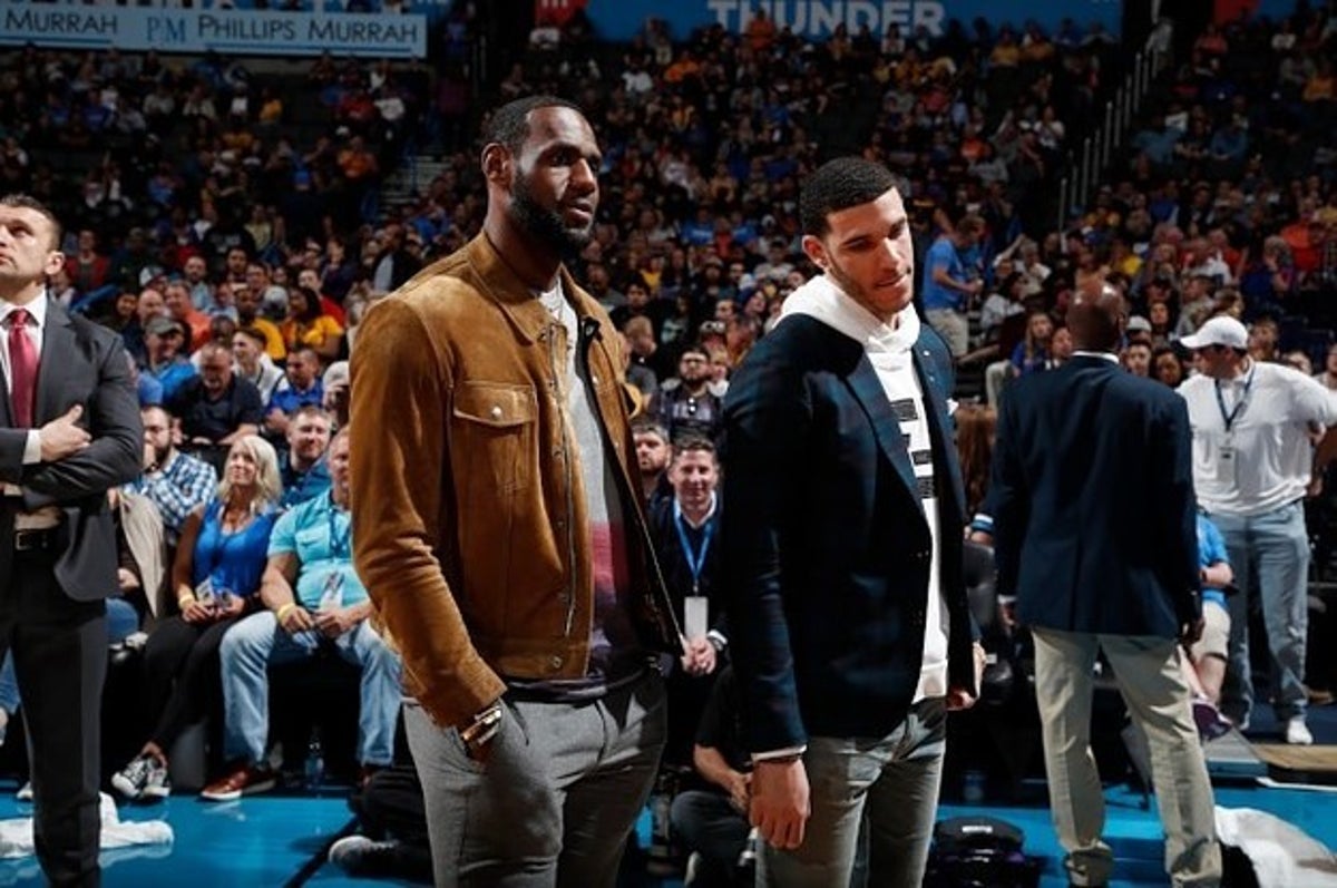 Lakers Star LeBron James Pushing for Anthony Davis Trade: Insider