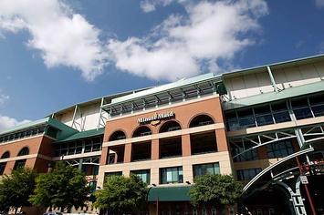 child hit at astros cubs game