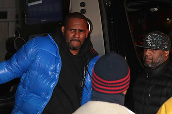 R&B singer R. Kelly arrives at the 1st District Central police station