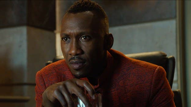 In this exclusive clip from 'Alita: Battle Angel,' Mahershala Ali's character Vector hints at his sinister plot for Zalem, and Alita.