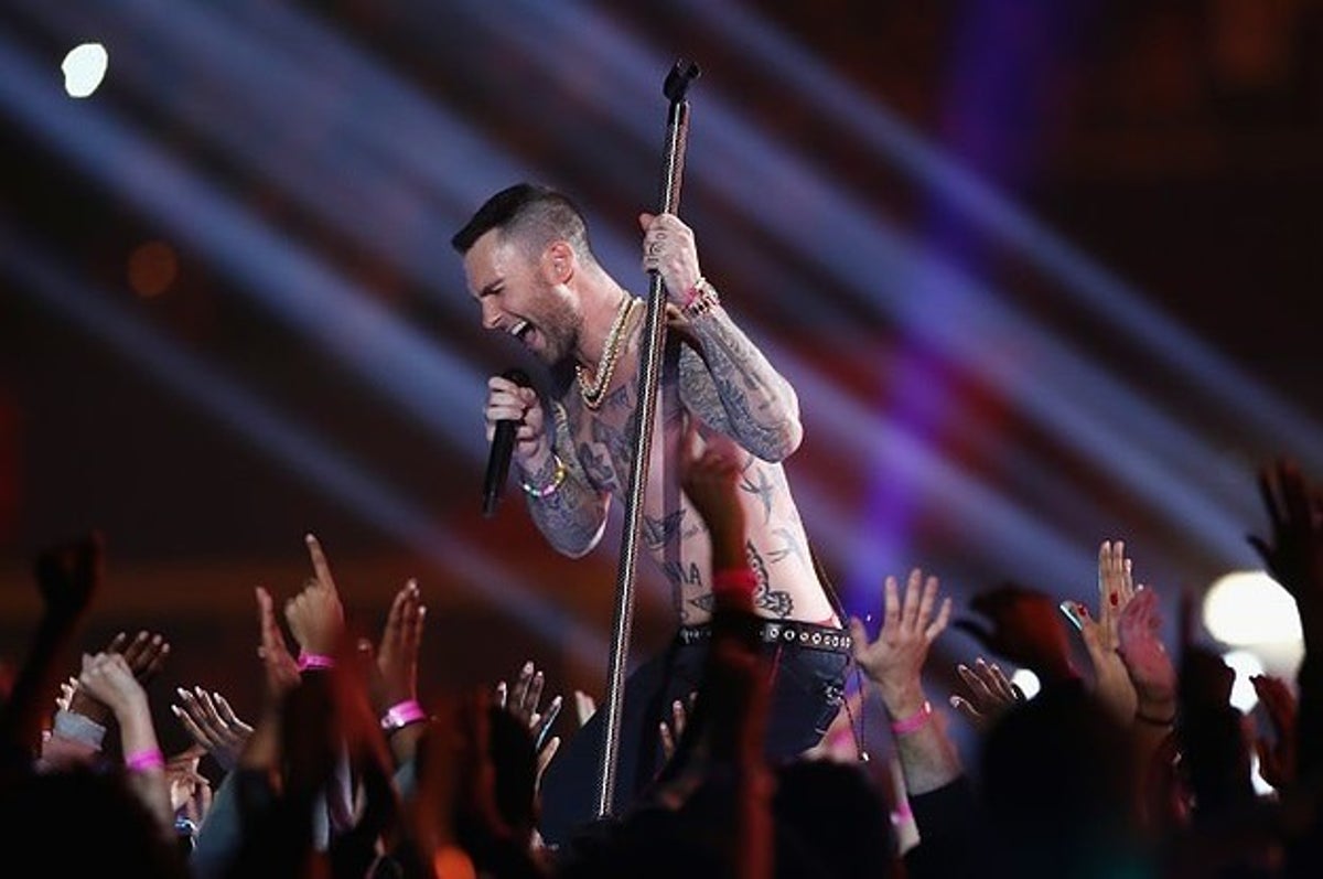 Maroon 5's Super Bowl Halftime Features Shirtless Adam Levine