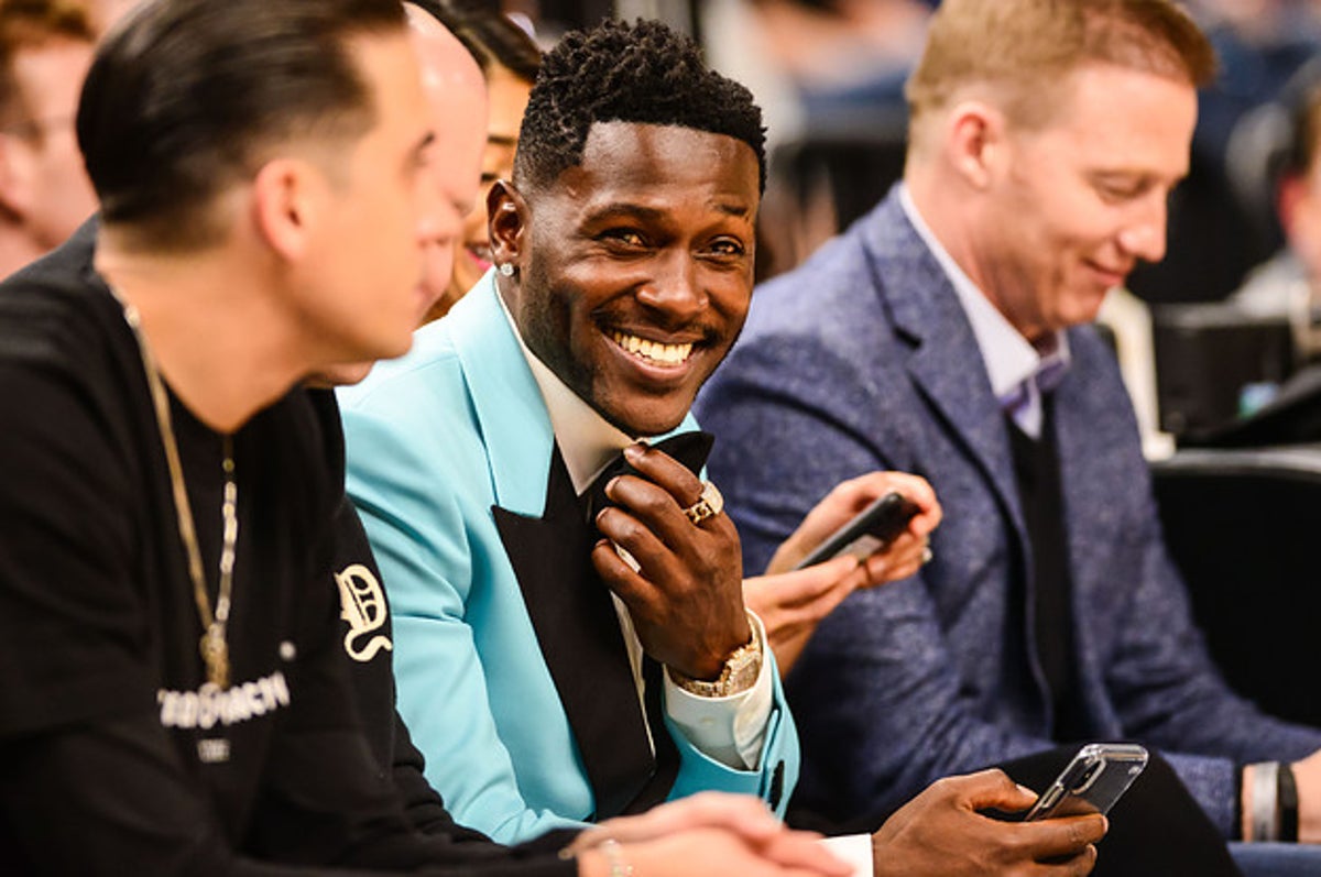 Antonio Brown: Requesting a Trade and Signing Extension With Raiders Will  'Probably Never be Done Again'