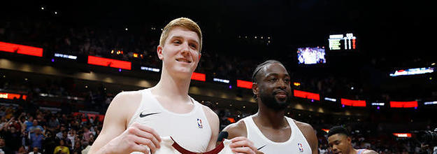 Wade surprises Huerter with a farewell gift — his jersey