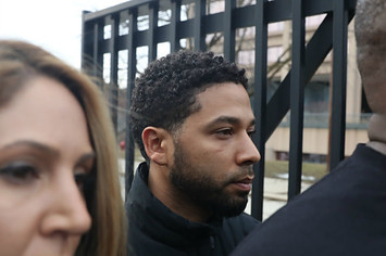 After bonding out, 'Empire' actor Jussie Smollett leaves the Cook County Jail