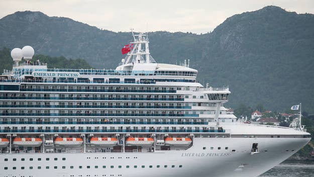 More than 1,300 passengers and crew members were stranded off Norway's Western Hustadvika coast.