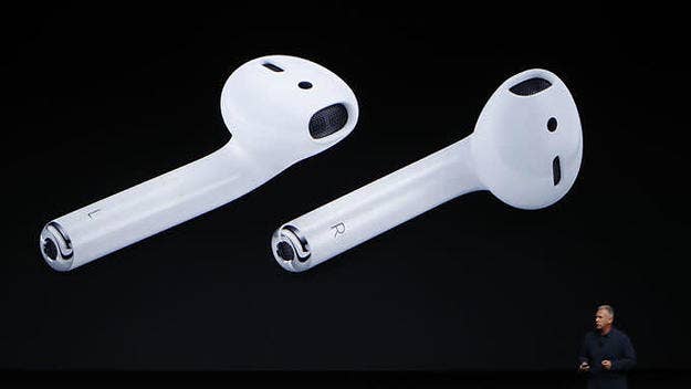 The second generation of Apple AirPods has arrived.