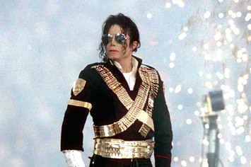Michael Jackson performs