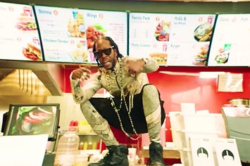 2 Chainz hot wings video