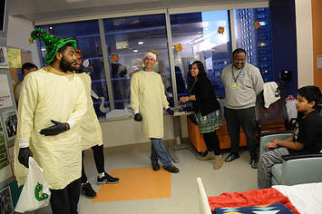 Kyrie Irving debates patient at Boston Children's Hospital