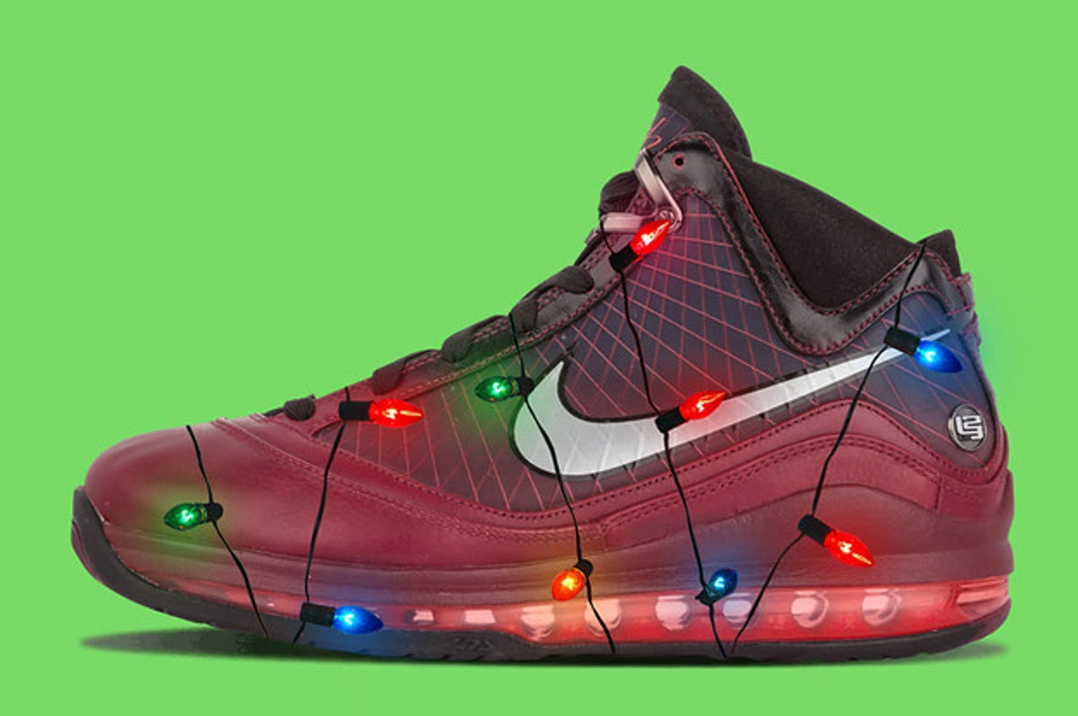 lebron 2022 christmas shoes