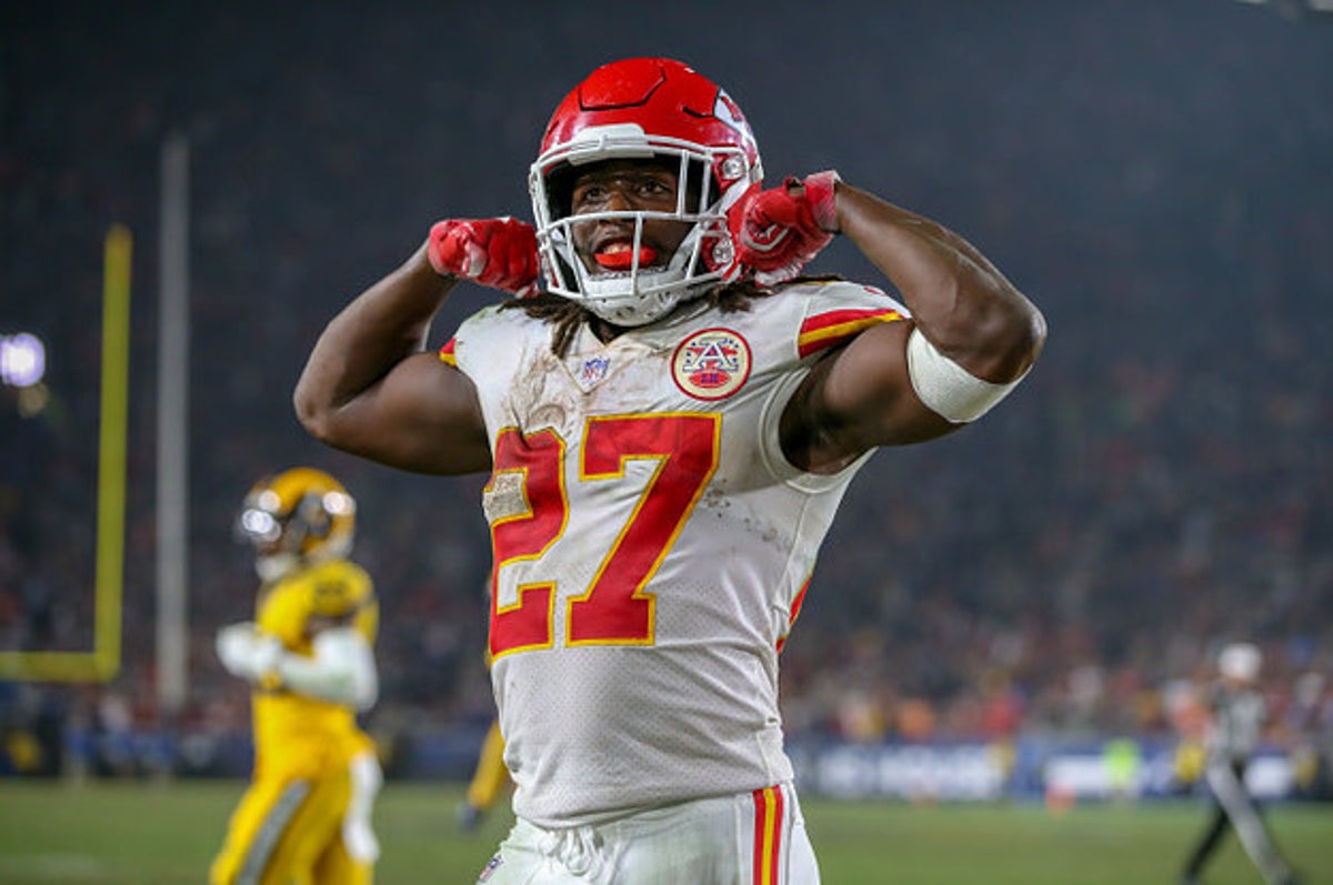 Kareem Hunt Apologizes for Shoving and Kicking Woman After Release