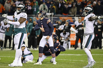 Cody Parkey watches missed field goal.