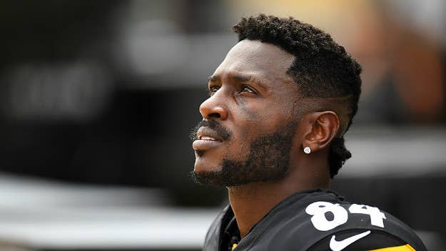 According to Jerry Rice, Antonio Brown is down to play for the 49ers.