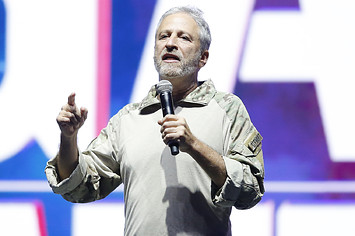 Jon Stewart speaks on stage during the opening ceremony of the 2019 Warrior Games \