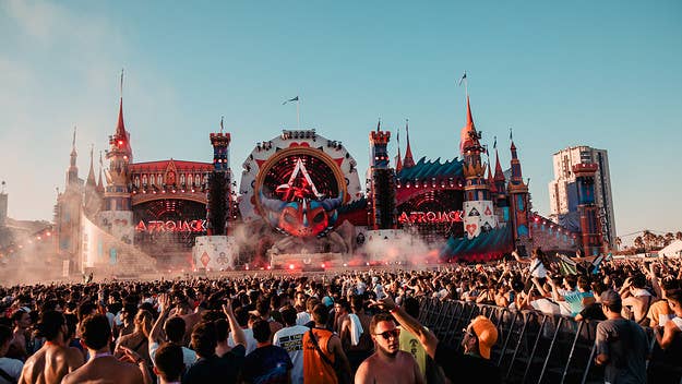 One person was killed and 17 others were injured Saturday after high winds caused a portion of the main stage to collapse at Medusa Festival in Valencia, Spain.