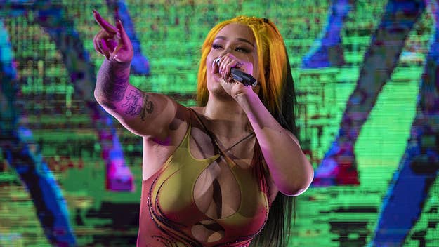 Iggy Azalea was not having it when the 'New York Post' decided to include her on a list of recording artists Nicki Minaj has allegedly feuded with.