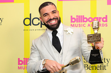 Drake attends the 2021 Billboard Music Awards