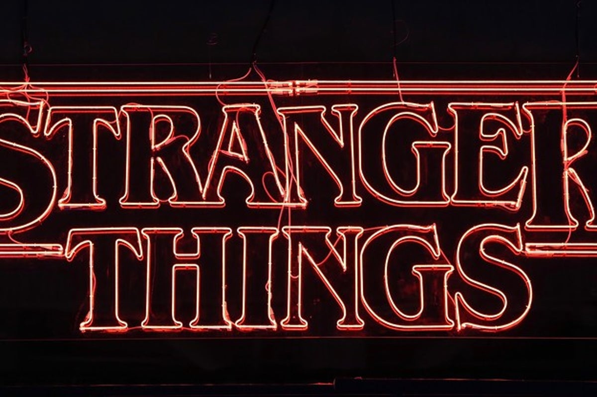 Stranger Things Fans Lament Jonathan's Minimized Role: He's