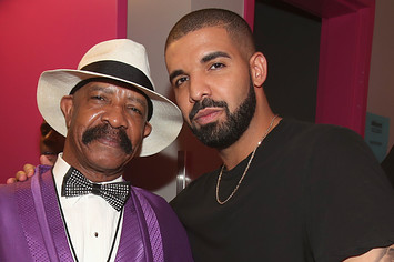 Drake and Dennis Graham at 2017 Billboard Music Awards