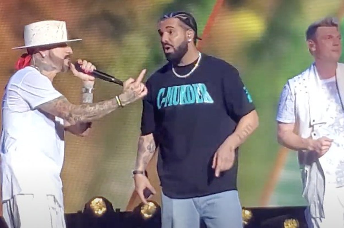 Drake Joins Backstreet Boys to Perform “I Want It That Way” in