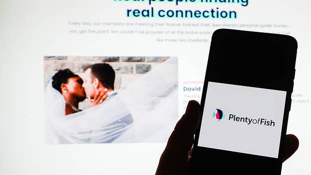 A 30-year-old in Washington said a woman he met on a dating app took him hostage and robbed him at gunpoint with an accomplice in her apartment.