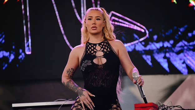 After a Twitter user shared a video of Iggy Azalea twerking that drew mixed reactions, the rapper responded to trolls who feel the need to comment on her body.