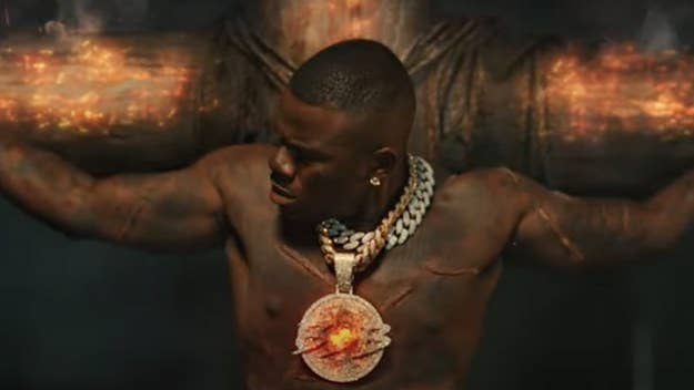 Fresh off teaming up with Davido for their new collaborative single “Showing Off Her Body,” DaBaby returns with his latest solo offering “Tough Skin.”