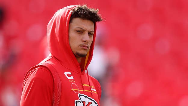 While speaking with reporters Friday, Patrick Mahomes shared his thoughts on the backlash Kyler Murray has faced about the study clause in his contract.