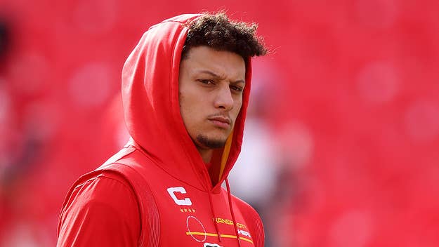 While speaking with reporters Friday, Patrick Mahomes shared his thoughts on the backlash Kyler Murray has faced about the study clause in his contract.