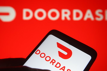 DoorDash glitch results in hundreds of people receiving free food