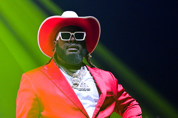 Photo of T-Pain performing