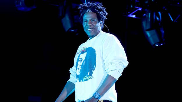 Jay-Z has shared a new playlist on Tidal, featuring appearances from Babyface Ray, 42 Dugg, EST Gee, Lil Durk, Gunna, Drake, Tems, Future, and more.