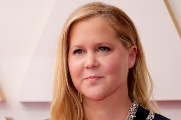 Amy Schumer attends 2022 Academy Awards.