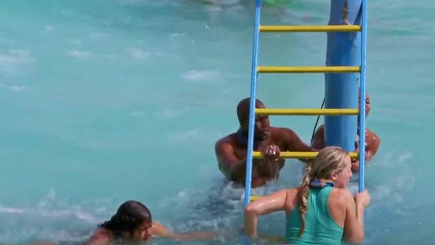 For the first time in 'Survivor' history, host Jeff Probst temporarily halted a challenge after two of the tribes struggled with incredibly choppy waters.